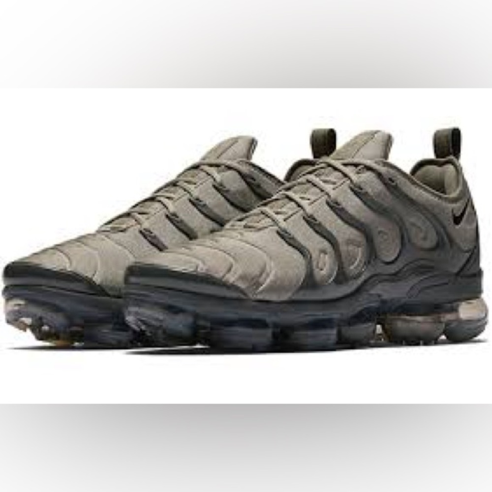 Brand new in box Men’s 11.5 Air VaporMax plus stucco white